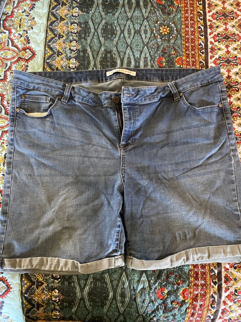 Celebrity Pink Mid-Blue Denim Roll Cuff Shorts size 22